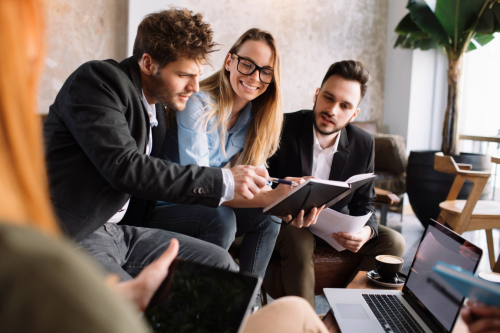 Una nueva iniciativa de investigación internacional y paneuropea arrojó luz sobre las dinámicas del trabajo autónomo y del auto emprendimiento entre los jóvenes en Europa. 